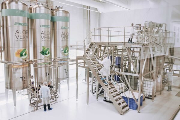 Salle de production LR Health & Beauty dédiée au gel à boire Aloe Vera