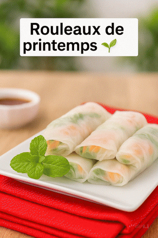 Rouleaux de printemps végétariens au tofu avec menthe fraîche sur serviette rouge