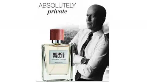 Bruce Willis présentant son parfum Personal Edition LR Health & Beauty