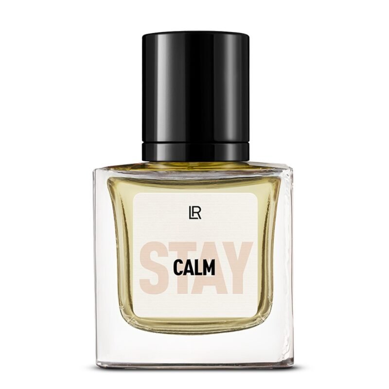 Bouteille du parfum LR STAY CALM, un parfum fruité-floral pour femme, qui évoque la sérénité et l'équilibre. Disponible sur produit-lr.fr.