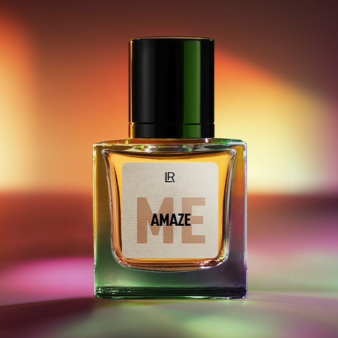 Bouteille du parfum LR AMAZE ME, un parfum floral-vert pour femme, qui évoque la surprise et l'élégance. Disponible sur produit-lr.fr